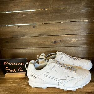 New Womens Mizuno White Leather Athletic Softball Cleats Shoes‎ Sneakers Size 12